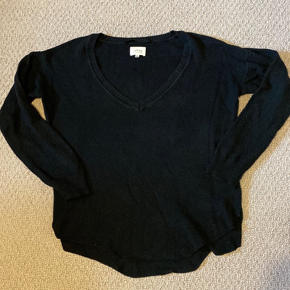 Aritzia black sweater